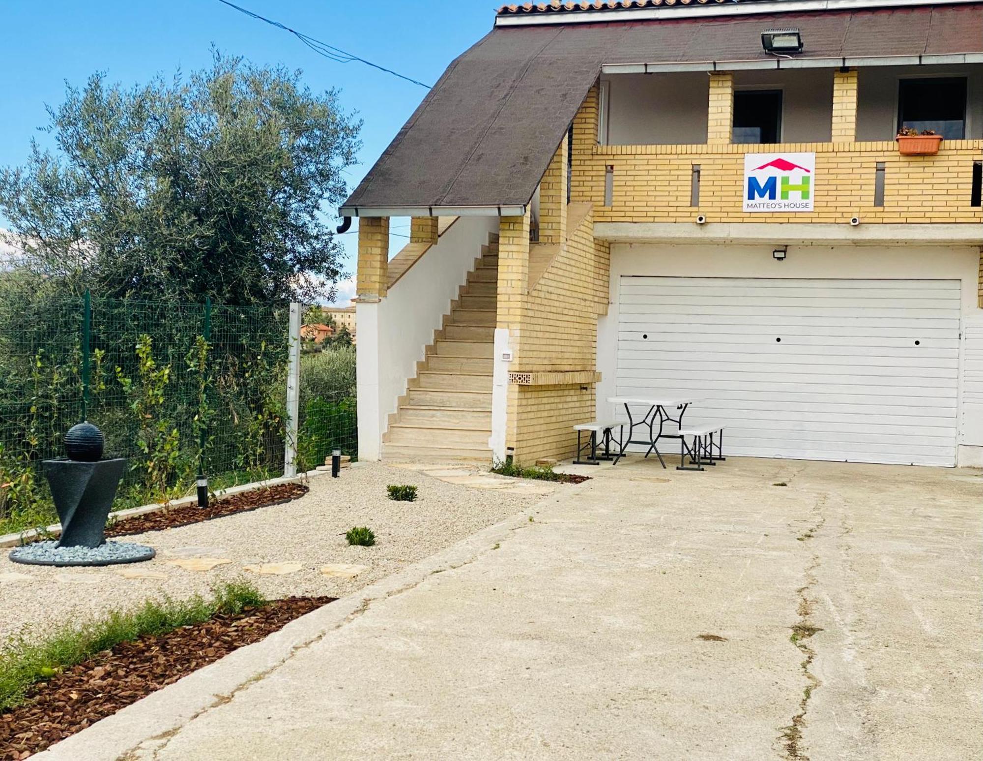 Matteo'S House Apartment Penne Екстериор снимка